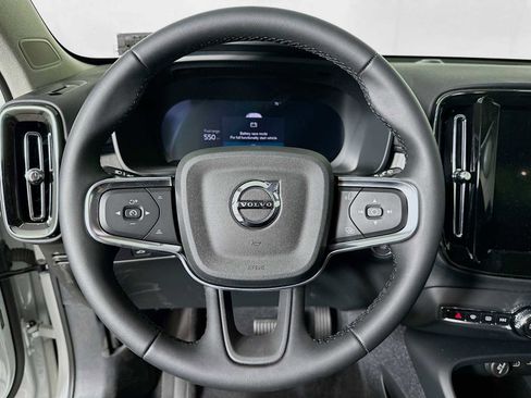 Used 2025 Volvo XC40 B5 Plus w/ Climate Package image 11