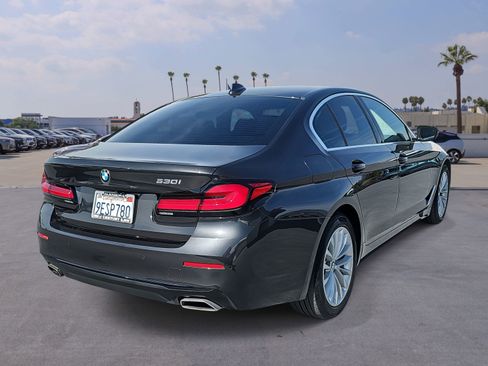 Used 2023 BMW 530i w/ Premium Package image 5