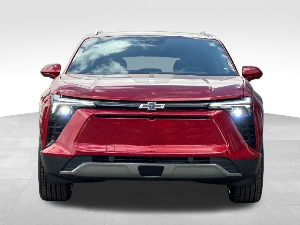 Used 2026 Chevrolet Blazer EV LT w/ LPO, Blackout Package FWD image 8