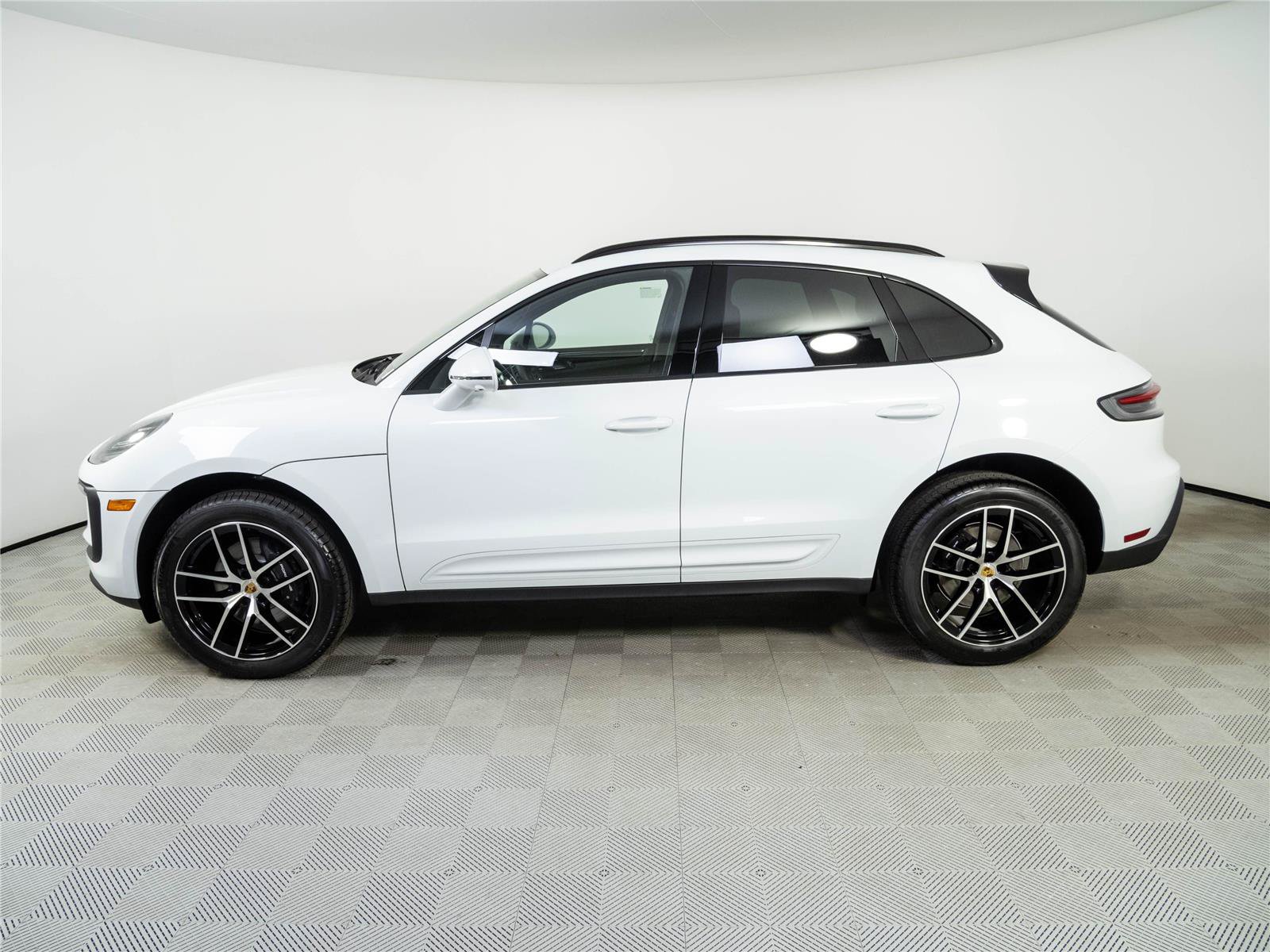 New 2026 Porsche Macan Turbo AWD/4WD image 2