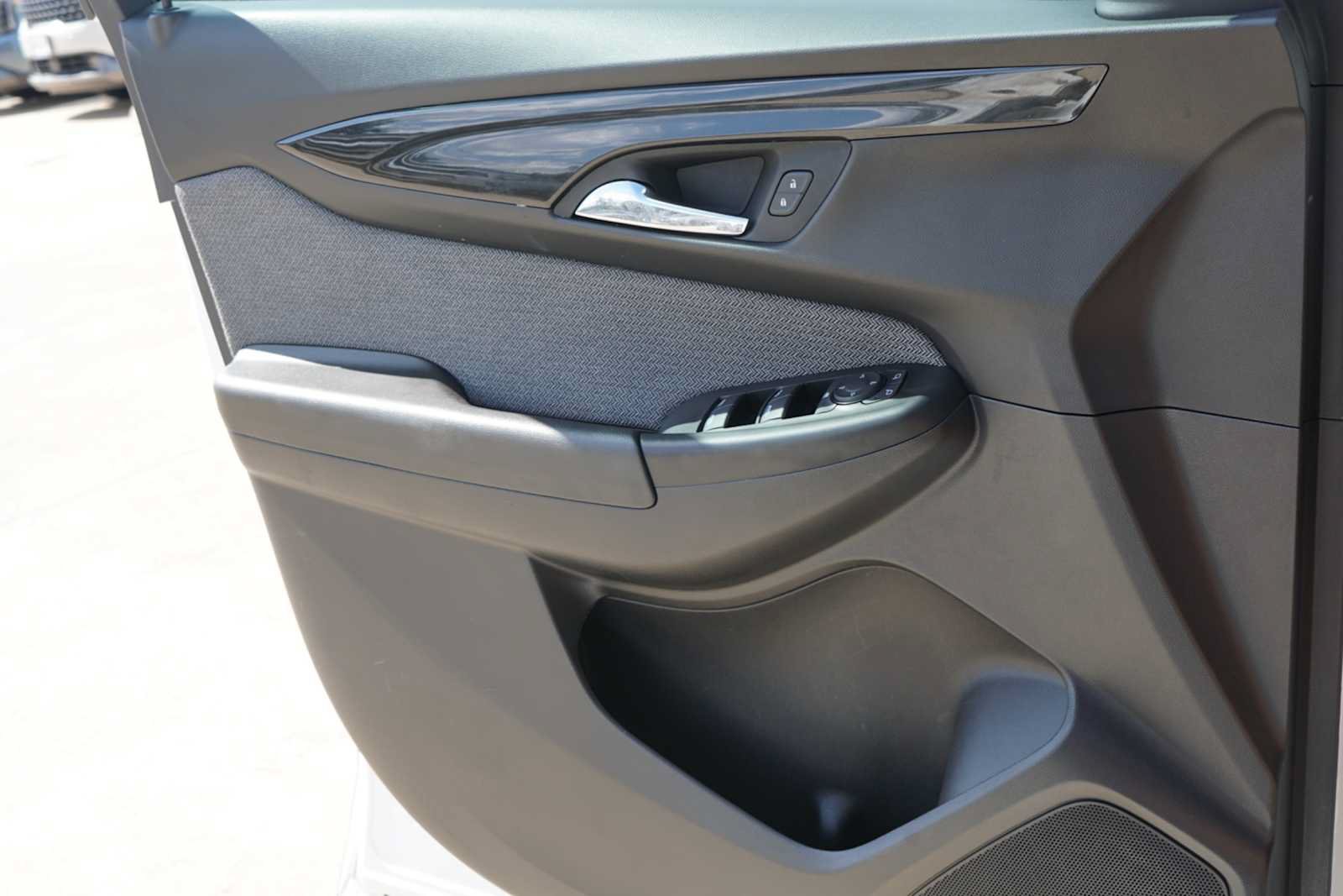 Used 2025 Chevrolet TrailBlazer LT FWD image 15