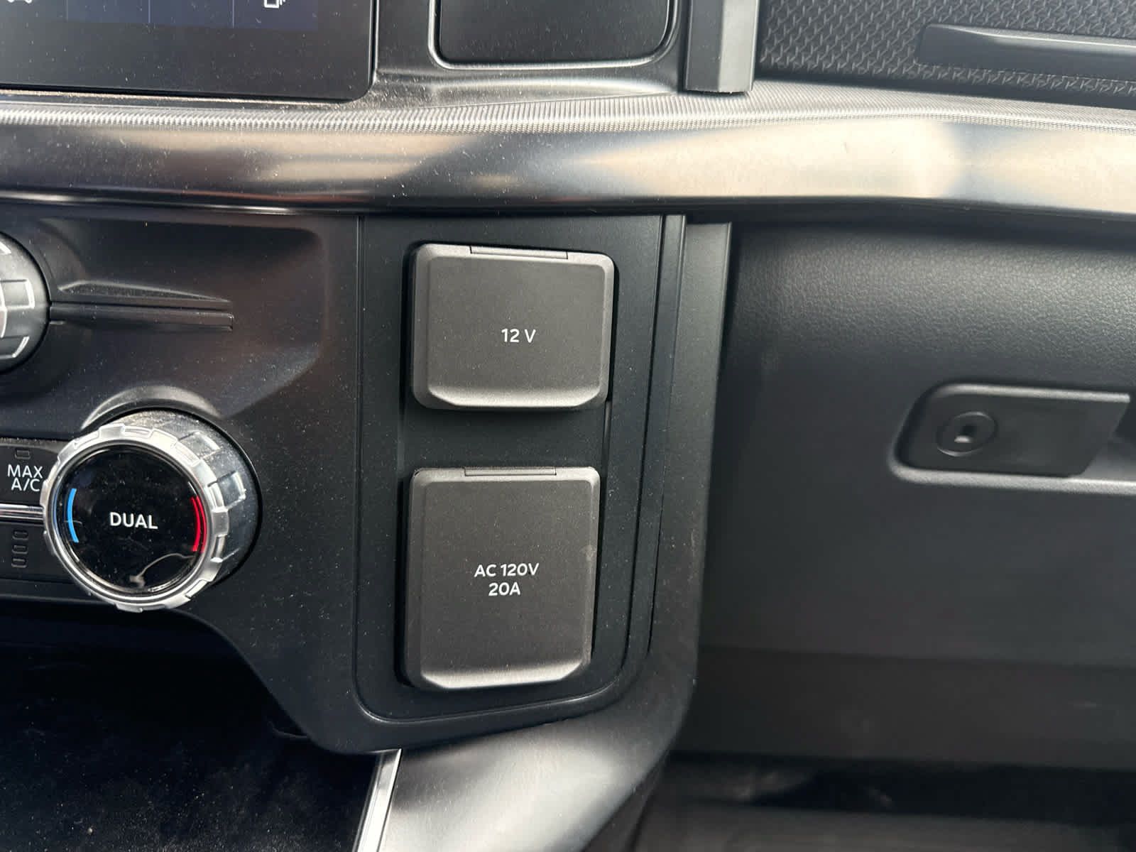 Used 2025 Ford F150 Raptor AWD/4WD image 13