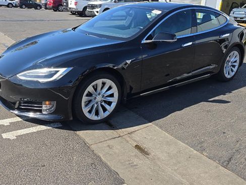 Used 2018 Tesla Model S 75D AWD/4WD image 1