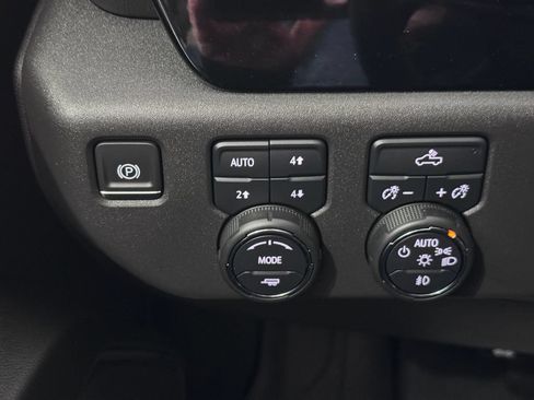 Certified 2024 Chevrolet Silverado 1500 RST w/ Protection Package AWD/4WD image 25