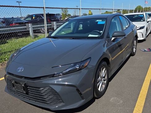 Used 2026 Toyota Camry LE FWD image 10