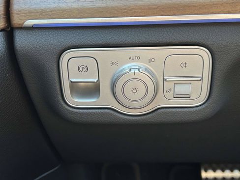 Used 2025 Mercedes-Benz GLS 450 4MATIC image 25