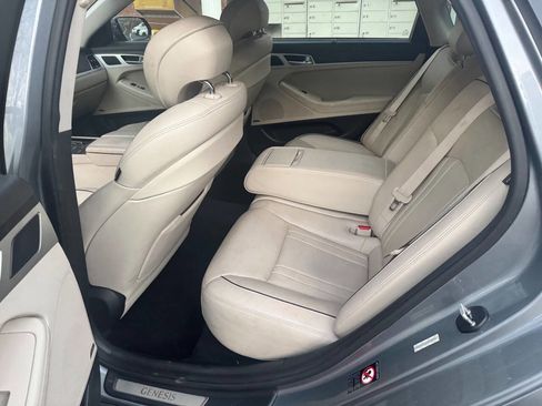 Used 2015 Hyundai Genesis 5.0 image 19