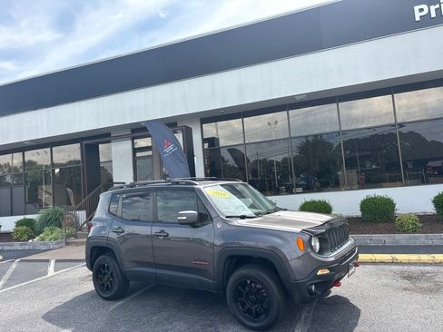 Used 2016 Jeep Renegade Trailhawk w/ Premium Trailhawk Package AWD/4WD image 1