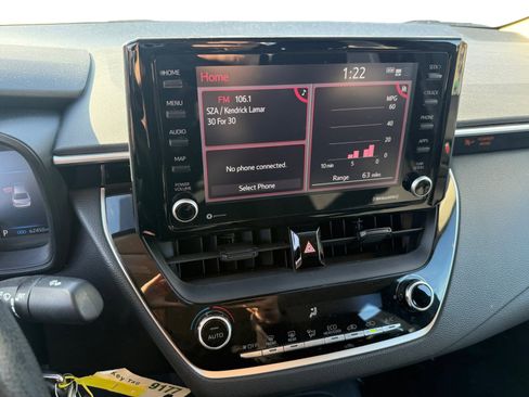 Used 2022 Toyota Corolla LE image 12
