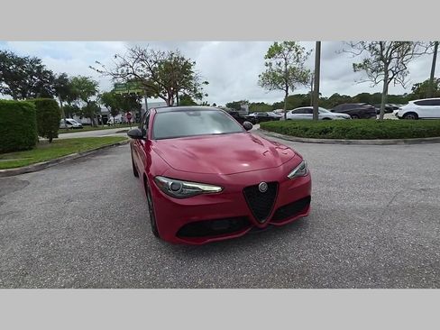 Used 2023 Alfa Romeo Giulia Veloce image 51