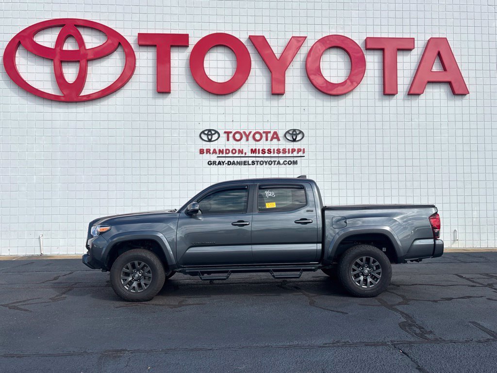 Used 2023 Toyota Tacoma SR5 w/ Technology Package AWD/4WD image 4