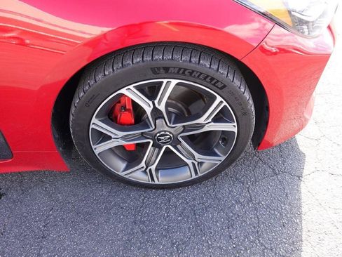 Used 2018 Kia Stinger GT2 image 12