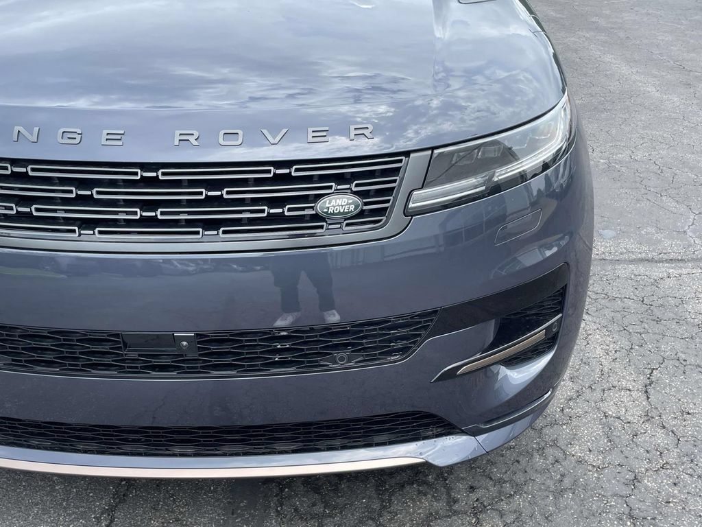 New 2026 Land Rover Range Rover Sport Dynamic SE AWD/4WD image 7