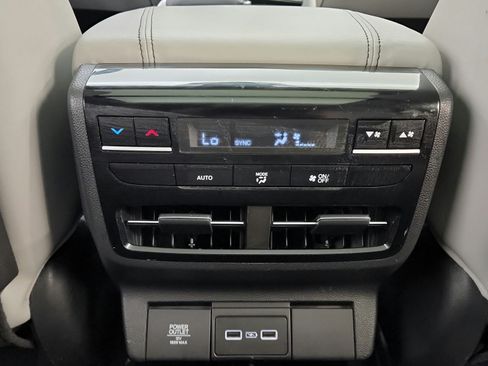 Used 2023 Acura MDX SH-AWD w/ Technology Package image 28