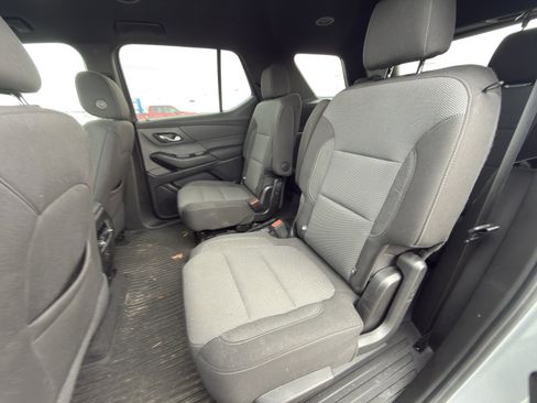 Used 2023 Chevrolet Traverse LT image 12