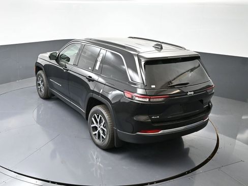 New 2025 Jeep Grand Cherokee Limited w/ Luxury Tech Group II image 32