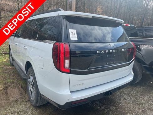 Used 2025 Ford Expedition Active image 3