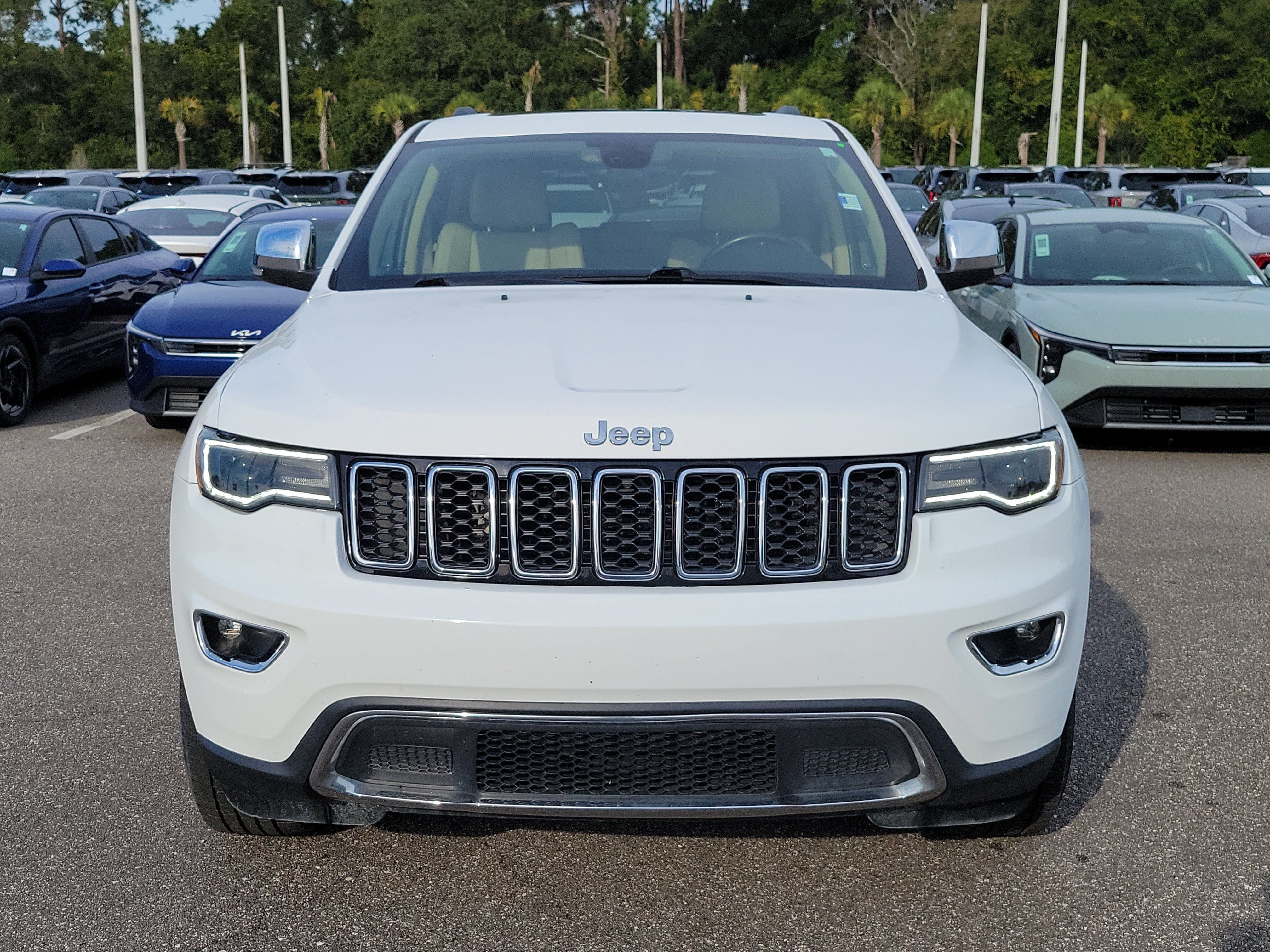 Used 2018 Jeep Grand Cherokee Limited w/ Luxury Group II RWD image 2