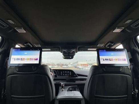 Used 2022 Cadillac Escalade Sport w/ Touring Package AWD/4WD image 23