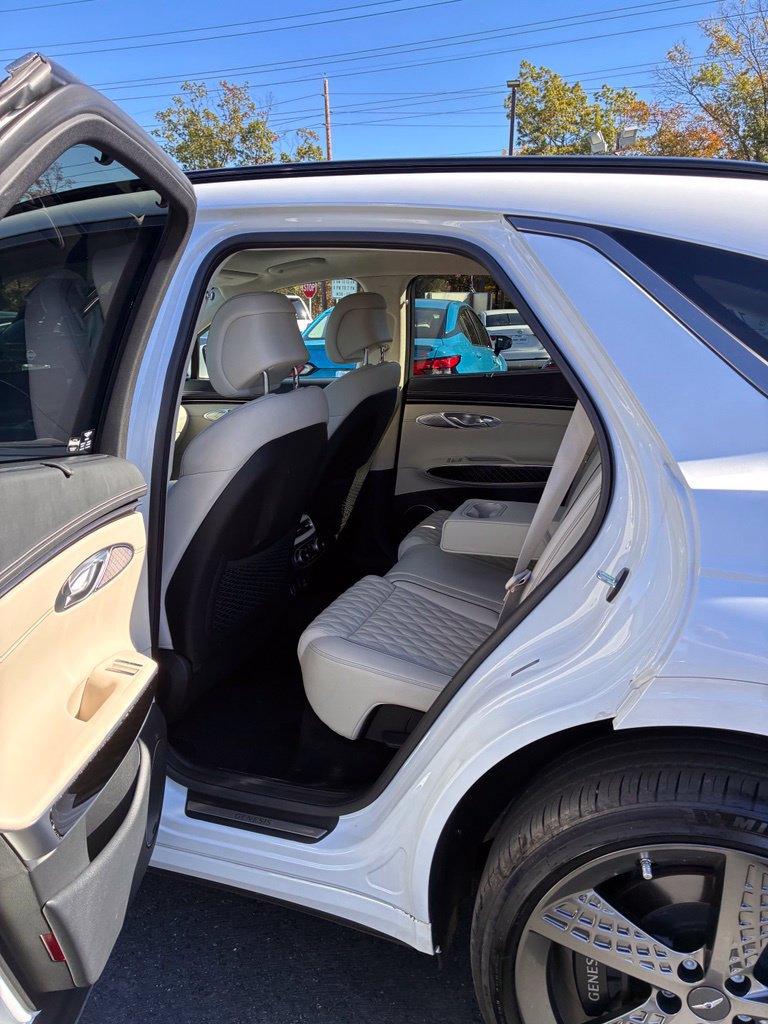 Used 2025 Genesis GV70 3.5T Sport w/ Sport Prestige Package AWD/4WD image 24