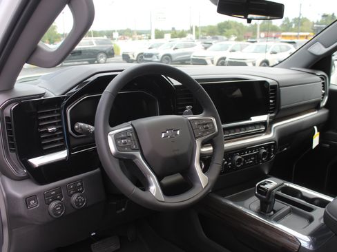 New 2026 Chevrolet Silverado 1500 RST w/ Redline Edition AWD/4WD image 13