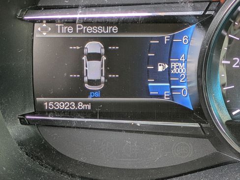 Used 2017 Ford Explorer XLT w/ Equipment Group 202A FWD image 24