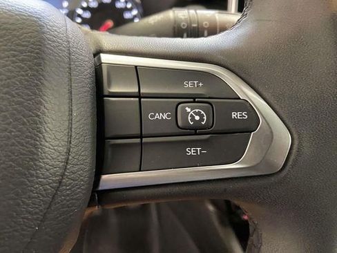 Used 2024 Jeep Compass Latitude image 23