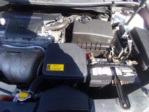 Used 2014 Toyota Camry SE w/ Fleet Convenience Package image 31