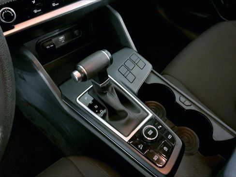 Used 2024 Kia Sportage LX image 17