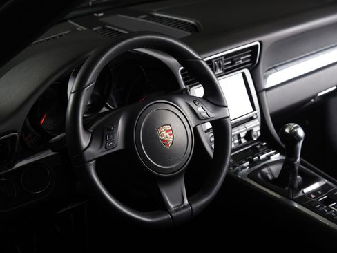 Used 2013 Porsche 911 Carrera 4S AWD/4WD image 4