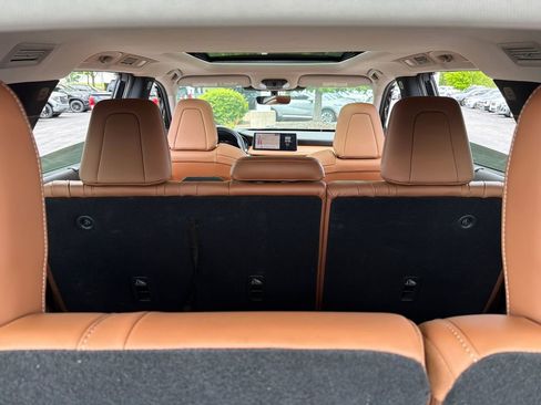 Used 2023 INFINITI QX60 Sensory w/ Cargo Package AWD/4WD image 11