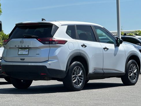 Certified 2024 Nissan Rogue S AWD/4WD image 4