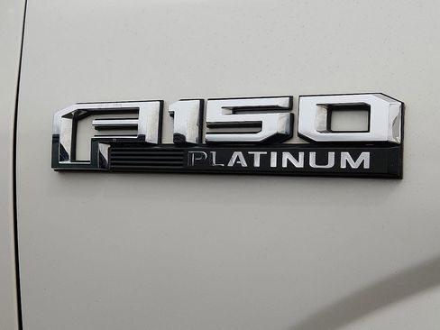 Used 2019 Ford F150 Platinum w/ Equipment Group 701A Luxury AWD/4WD image 6