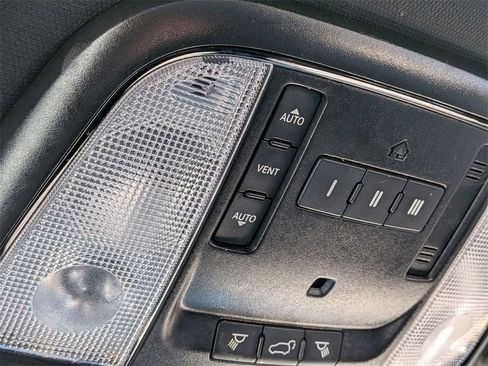 Used 2021 Dodge Durango GT image 16