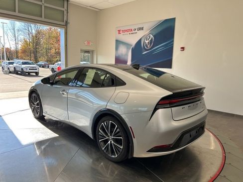 Certified 2023 Toyota Prius XLE image 5