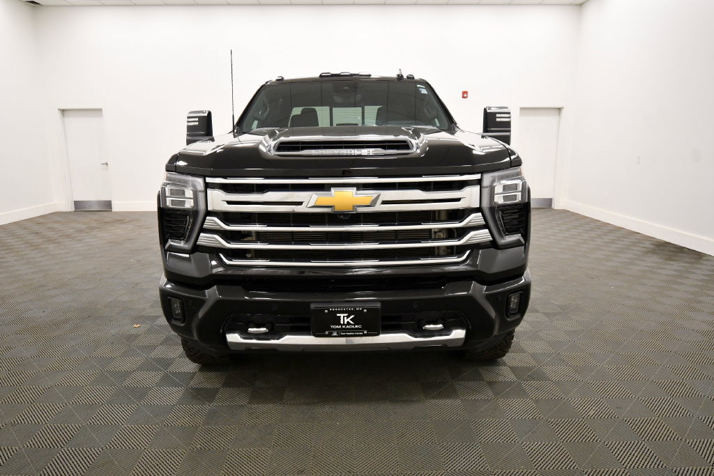Used 2024 Chevrolet Silverado 3500 High Country w/ High Country Premium Package AWD/4WD image 11