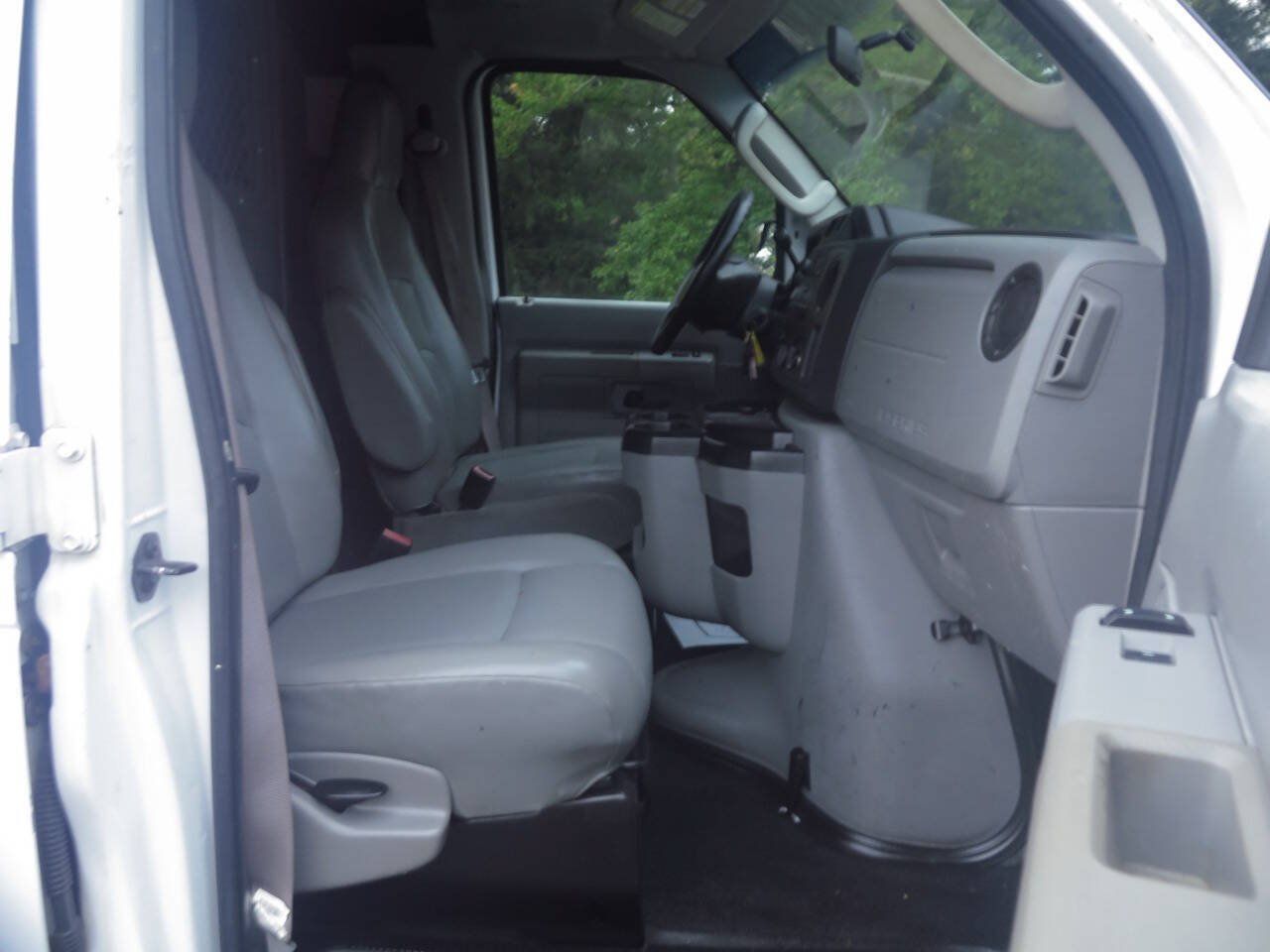Used 2013 Ford E-250 and Econoline 250 w/ Commercial Cargo Van Pkg RWD image 13
