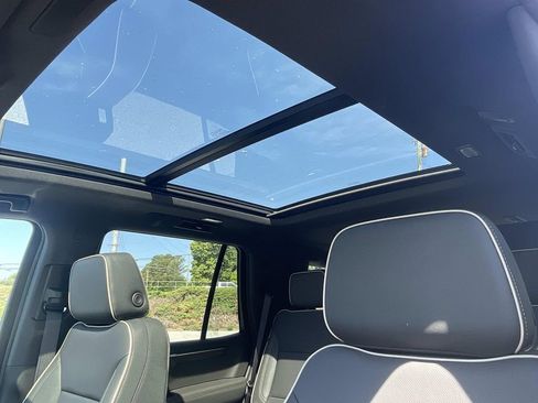 New 2026 Chevrolet Tahoe Premier w/ Sun And Tow Package AWD/4WD image 19