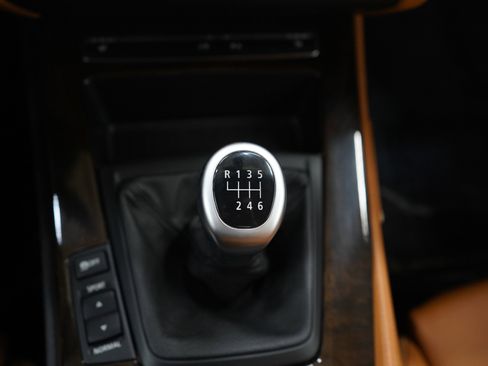 Used 2011 BMW Z4 sDrive35i RWD image 17