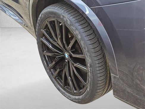 Used 2021 BMW X5 xDrive40i w/ M Sport Package image 9