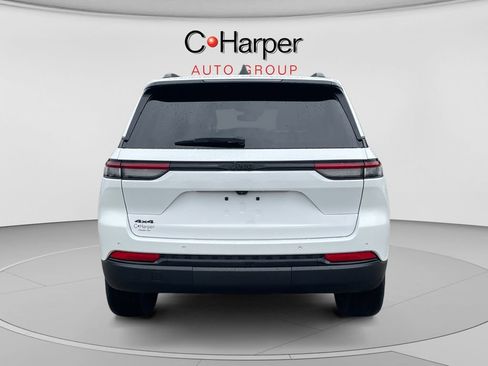Used 2023 Jeep Grand Cherokee Altitude AWD/4WD image 4