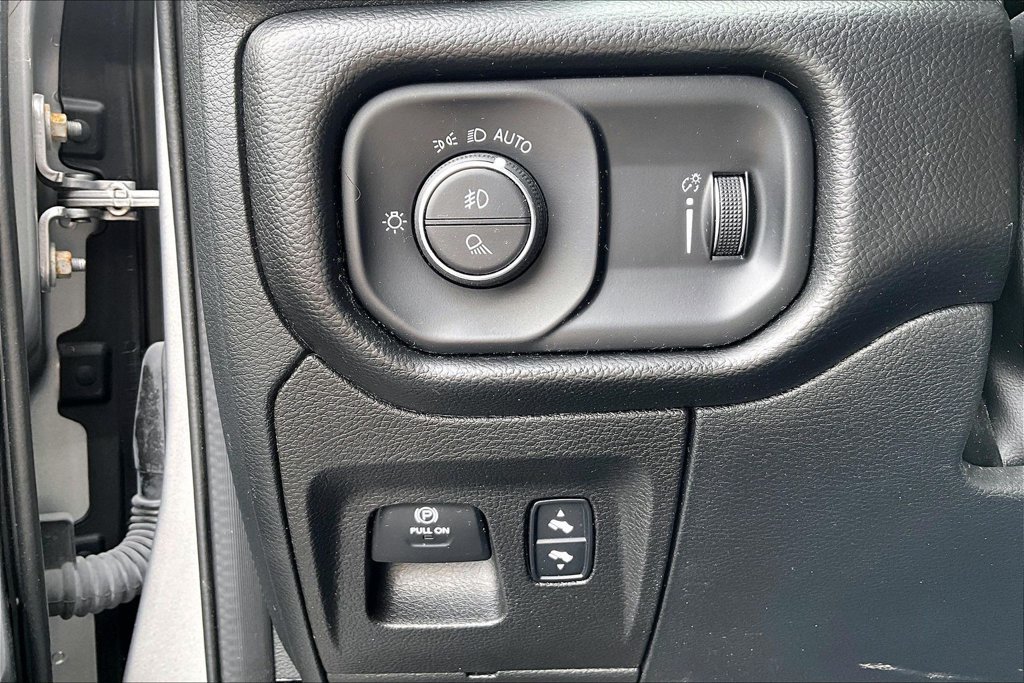 Used 2022 RAM 1500 Big Horn AWD/4WD image 16