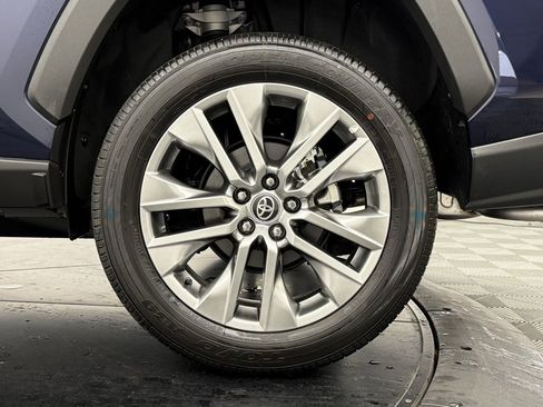 Used 2025 Toyota RAV4 XLE Premium image 13