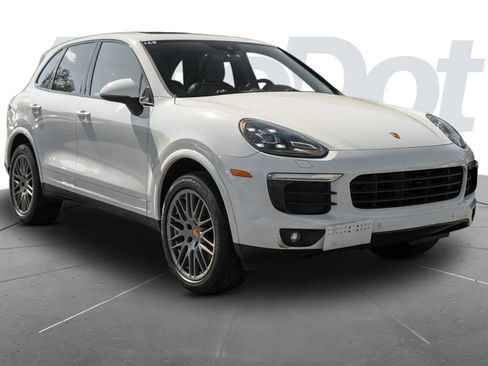 Used 2017 Porsche Cayenne AWD/4WD image 4