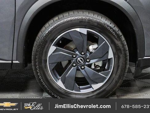 Used 2025 Nissan Rogue SV AWD/4WD image 35