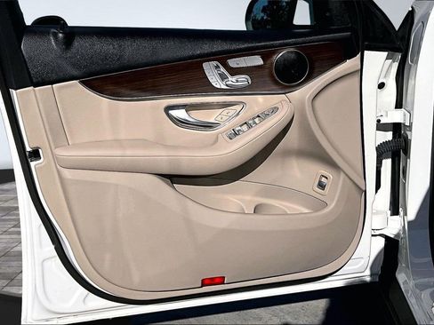 Used 2022 Mercedes-Benz GLC 300 GLC 300 image 13