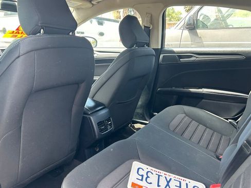 Used 2020 Ford Fusion SE FWD image 20