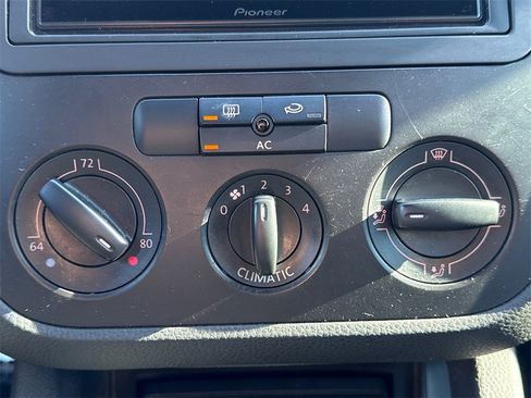 Used 2006 Volkswagen Jetta GLI image 27