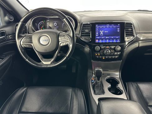 Used 2020 Jeep Grand Cherokee Overland image 4