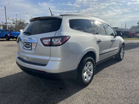 Used 2017 Chevrolet Traverse LS image 9